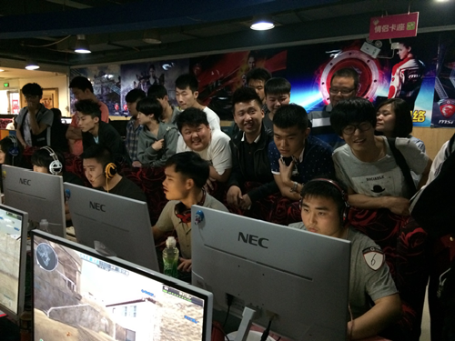 满活力的现 满活力的现