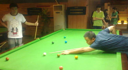 两队的激烈 两队的激烈